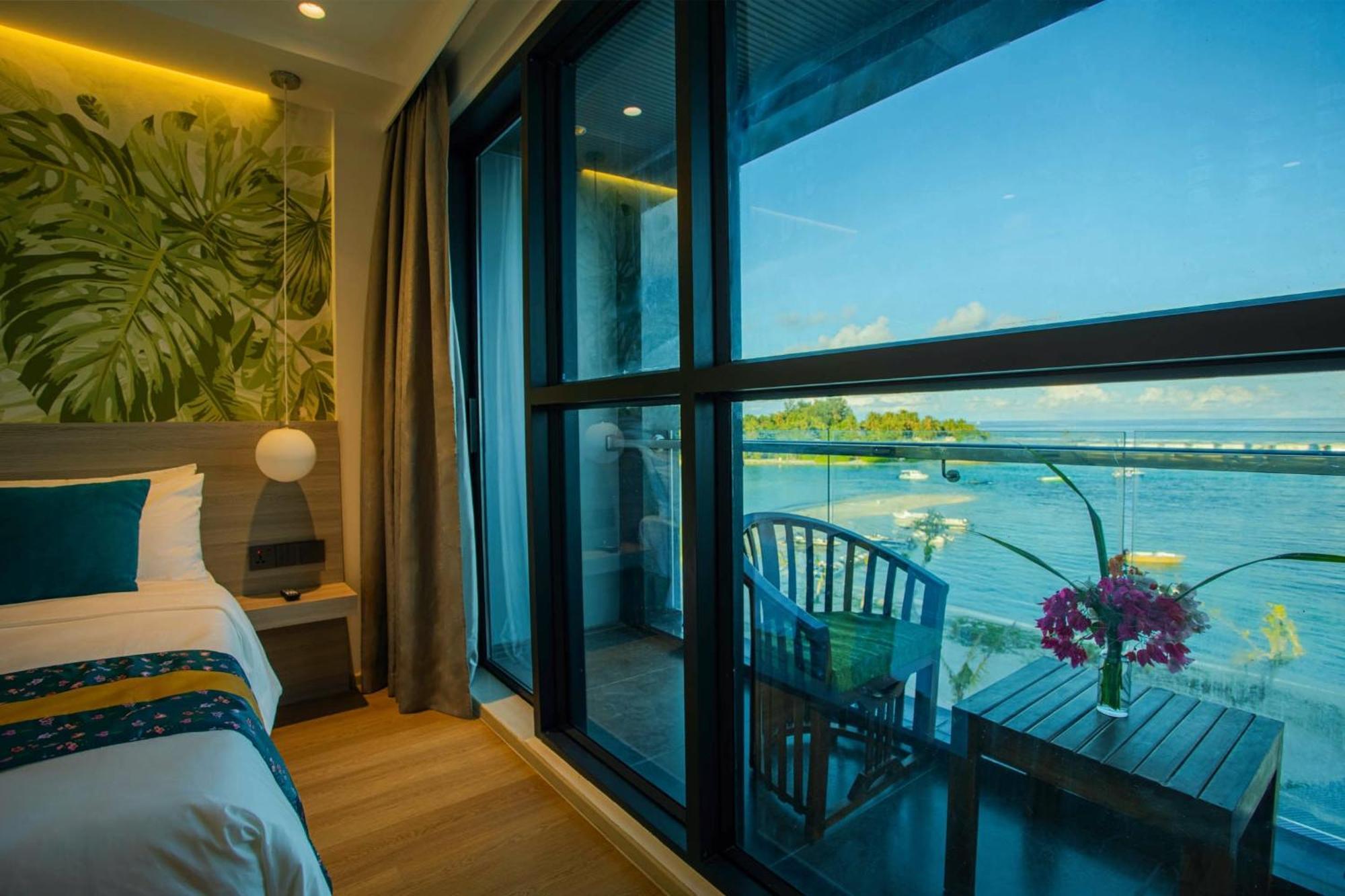 Beach Hotel Guraidhoo Exterior photo